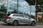 Toyota Avensis Touring Sports 2015 года (UK)